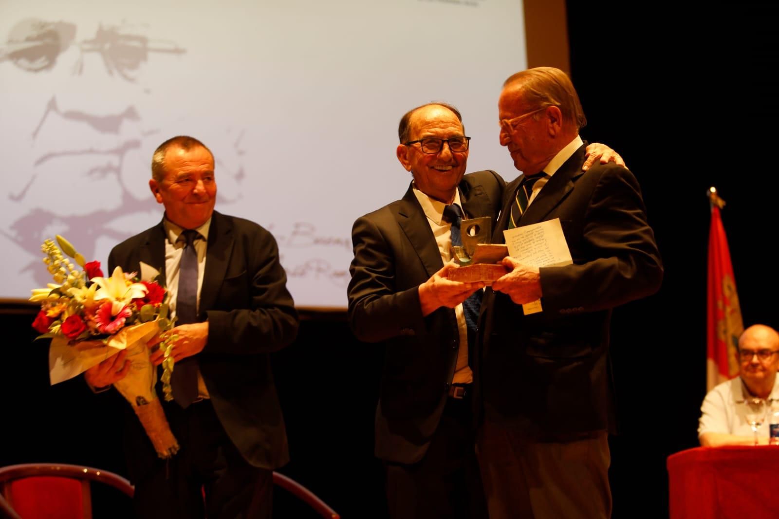 Paco Santiago recibe el premio José Ramón García Antón a la Buena Gestión Hídrica