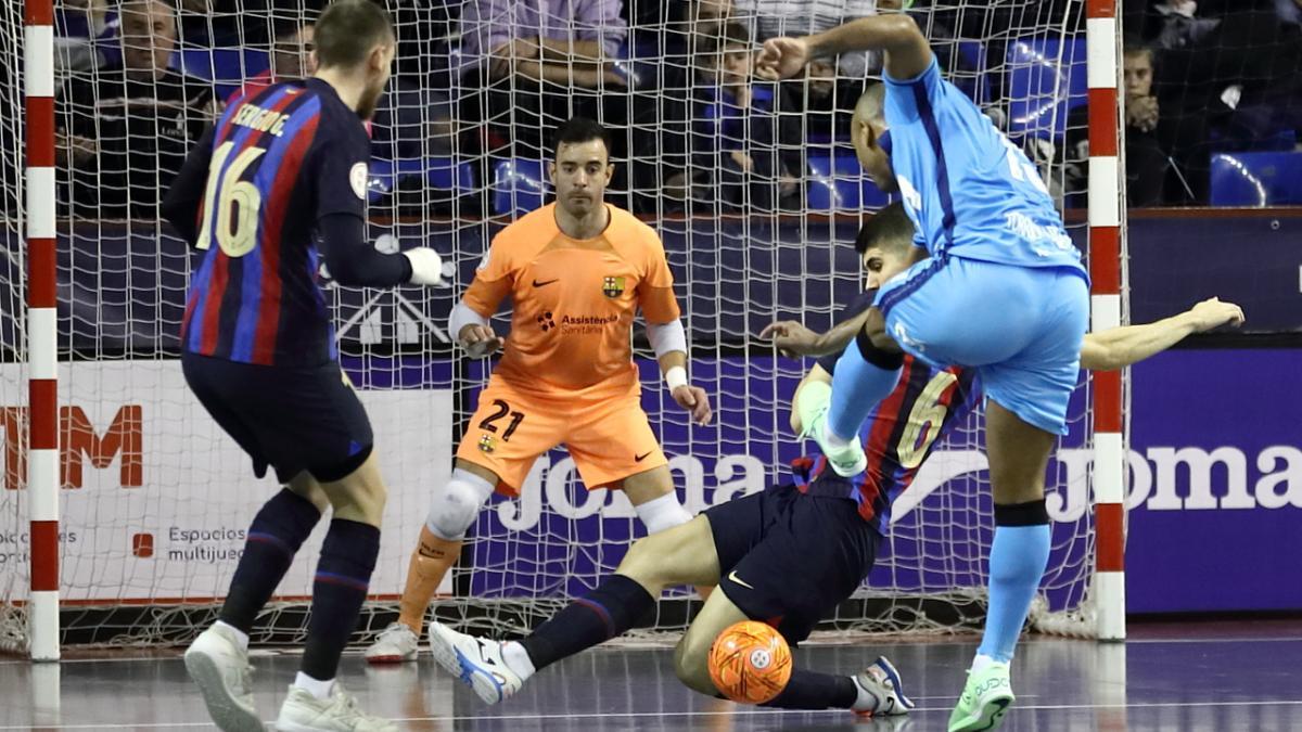 El Barça sí pudo con un recién llegado Fits en la final de la Supercopa