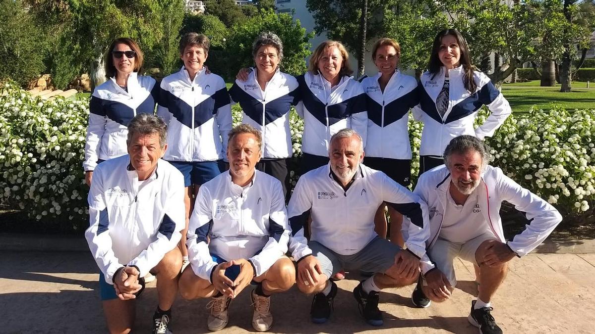 El equipo de veteranos del Club de Tenis Nigrán.