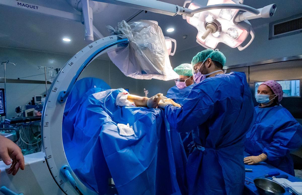 Una operación de tobillo en el Hospital de La Vila Joiosa