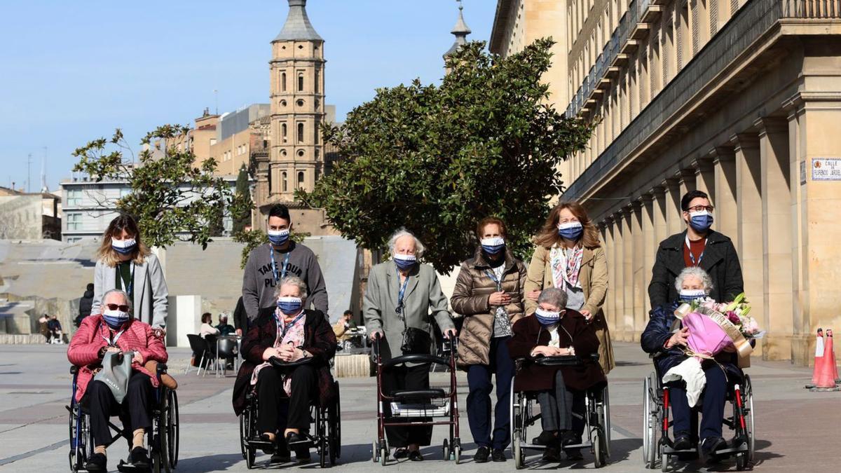 Primer paseo fuera de las residencias el 11 de marzo de 2021.