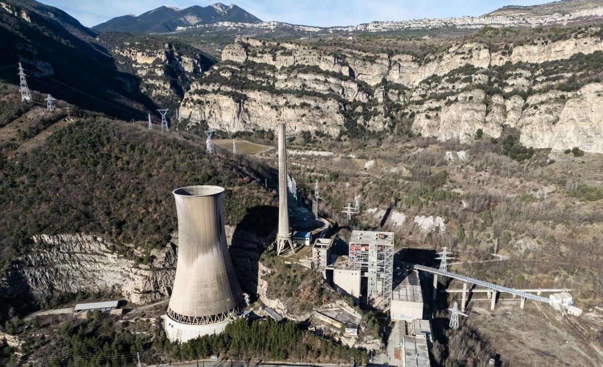 Cercs reclama demolir l’antiga  (i contaminada) central tèrmica