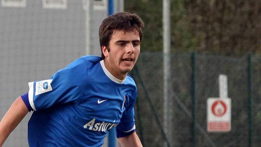 Pelayo, con el juvenil del Oviedo.