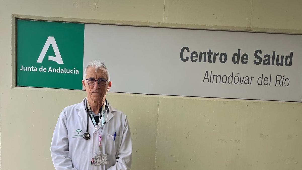 Luis Palenzuela, médico del centro de salud de Almodovar del Río y vicepresidente del Colegio de Medicos de Cordoba.