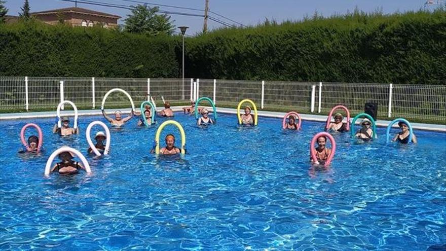 Comienzan los cursillos intensivos de natación y aquagym de la comarca