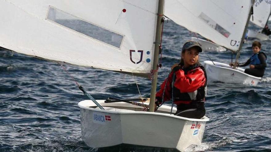 La joven ourensana Adriana Pérez Canal, ayer, en el grupo de cabeza.