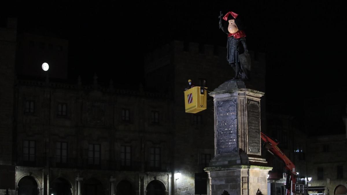 El carnaval de Gijón recuerda a Quino con Pelayo disfrazado de Mafalda