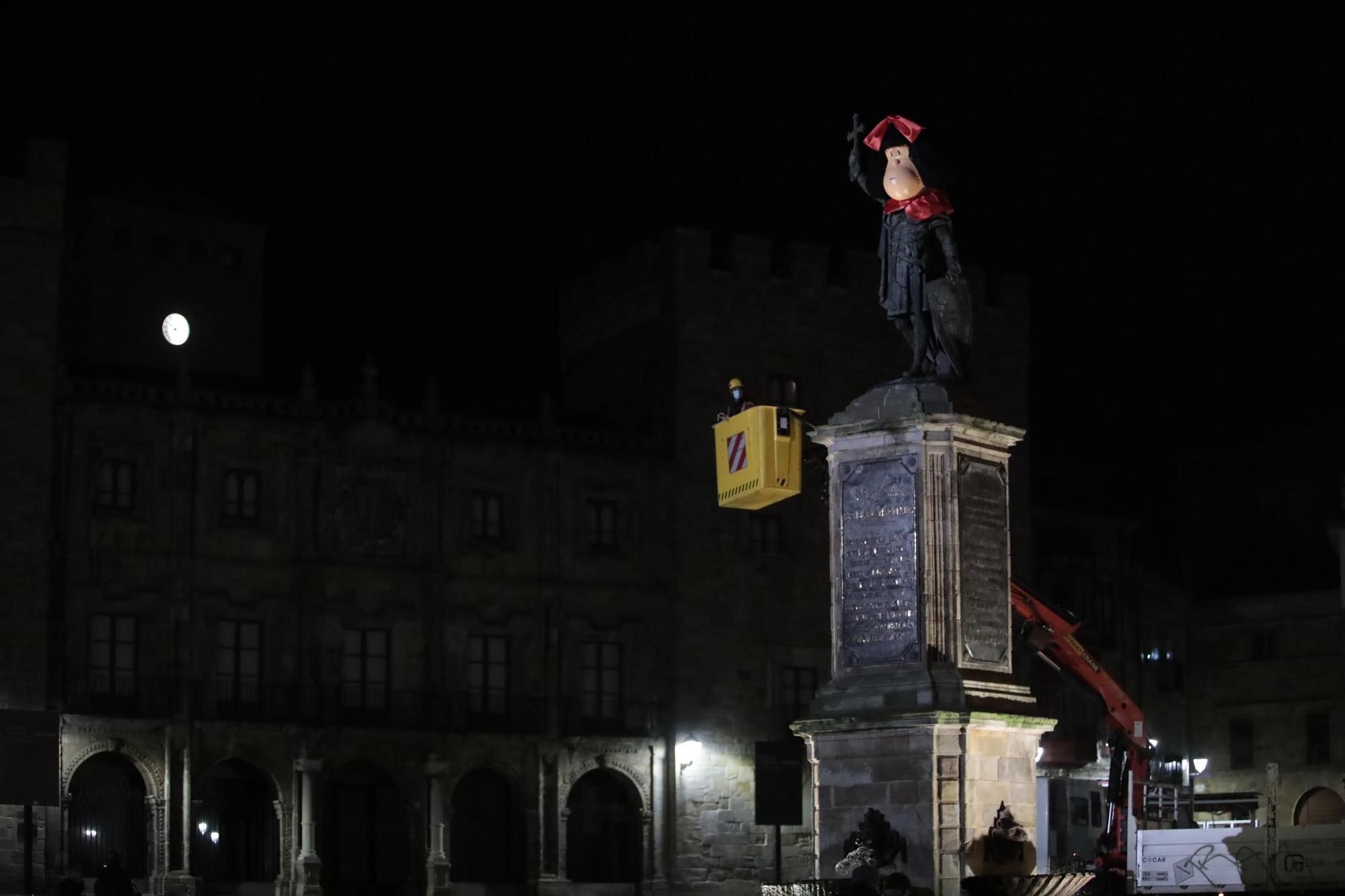 El carnaval de Gijón recuerda a Quino con Pelayo disfrazado de Mafalda