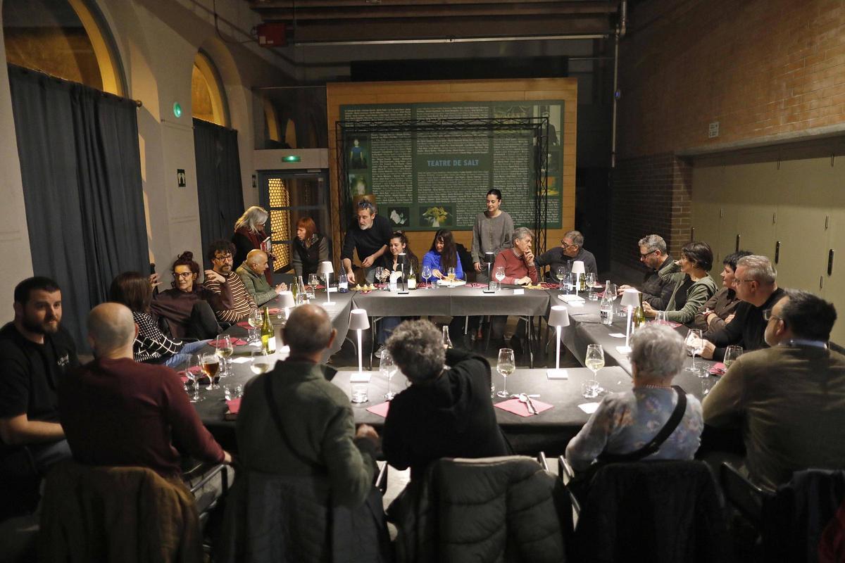 Sopar posterior a la conversa sobre el llibre "Aques tros de vida".