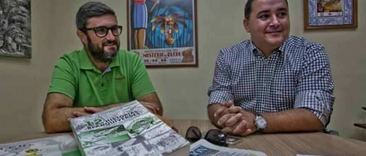 Santi Gambín Candel y Alfredo Castelló, en la sede de INFORMACIÓN, presentando su proyecto.