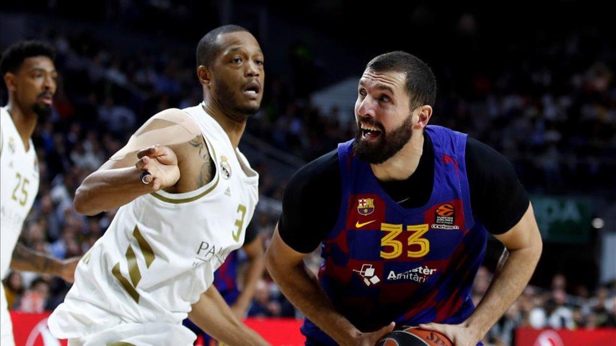 Mirotic intenta zafarse de Randolph