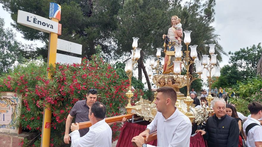 Así fue el recorrido de la Mare de Déu de Gràcia por cada rincón de l&#039;Énova