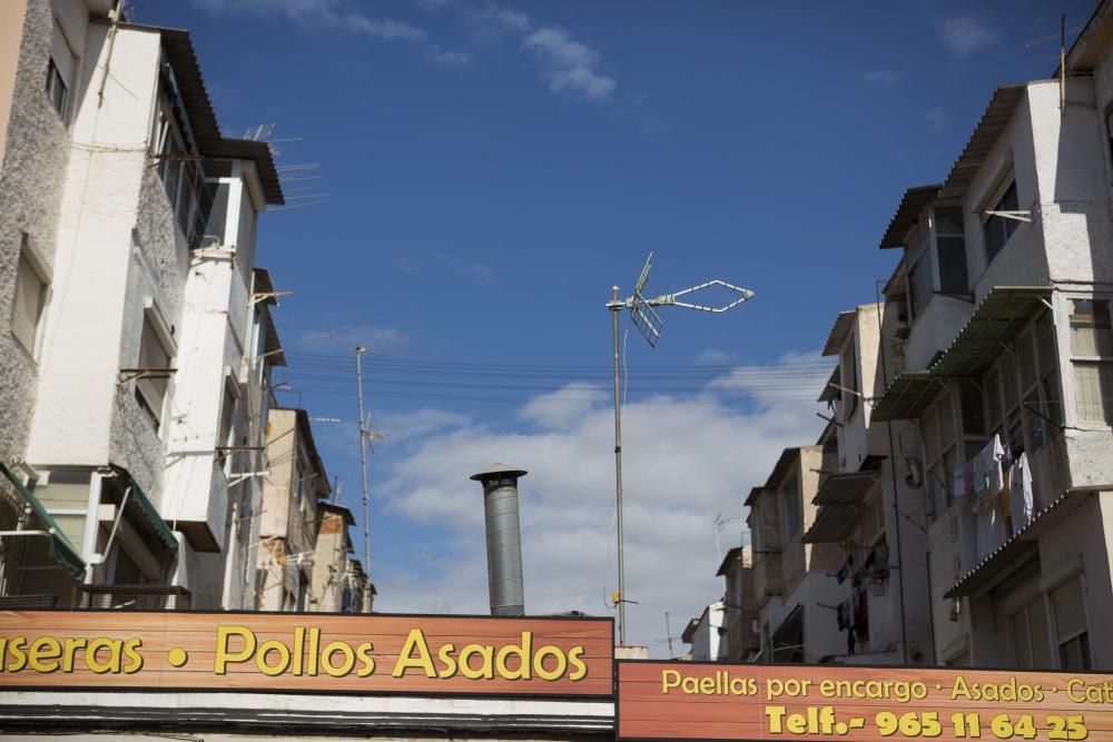 La pobreza llega a la zona de la Plaza de Toros de Alicante