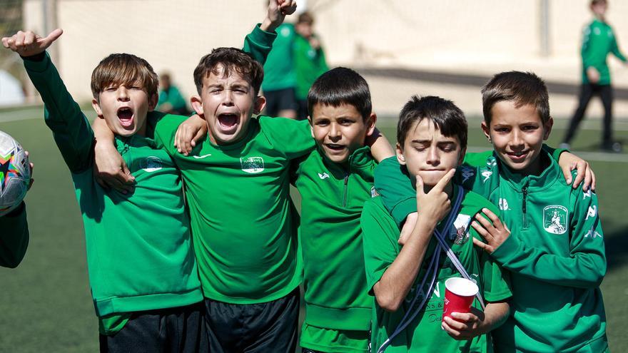 Diversión y mucho fútbol en la Diada Deportiva de la PE Sant Jordi