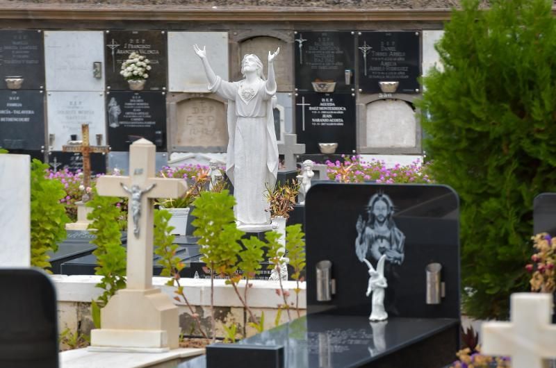 09-04-2020 LAS PALMAS DE GRAN CANARIA. Cemeterio del Puerto. Fotógrafo: Andrés Cruz  | 09/04/2020 | Fotógrafo: Andrés Cruz