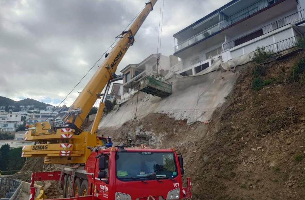 Territori preveu estabilitzar el talús amb formigó projectat, malla metàl·lica i barres d’ancoratge, mentre els municipis demanen una solució urgent.