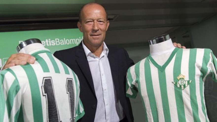 El Betis presenta a su nuevo entrenador