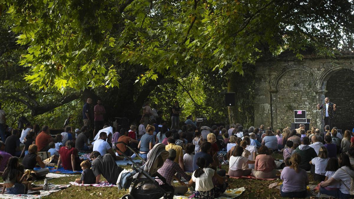 Familias durante o Festival C do Concello de Santiago en 2025.