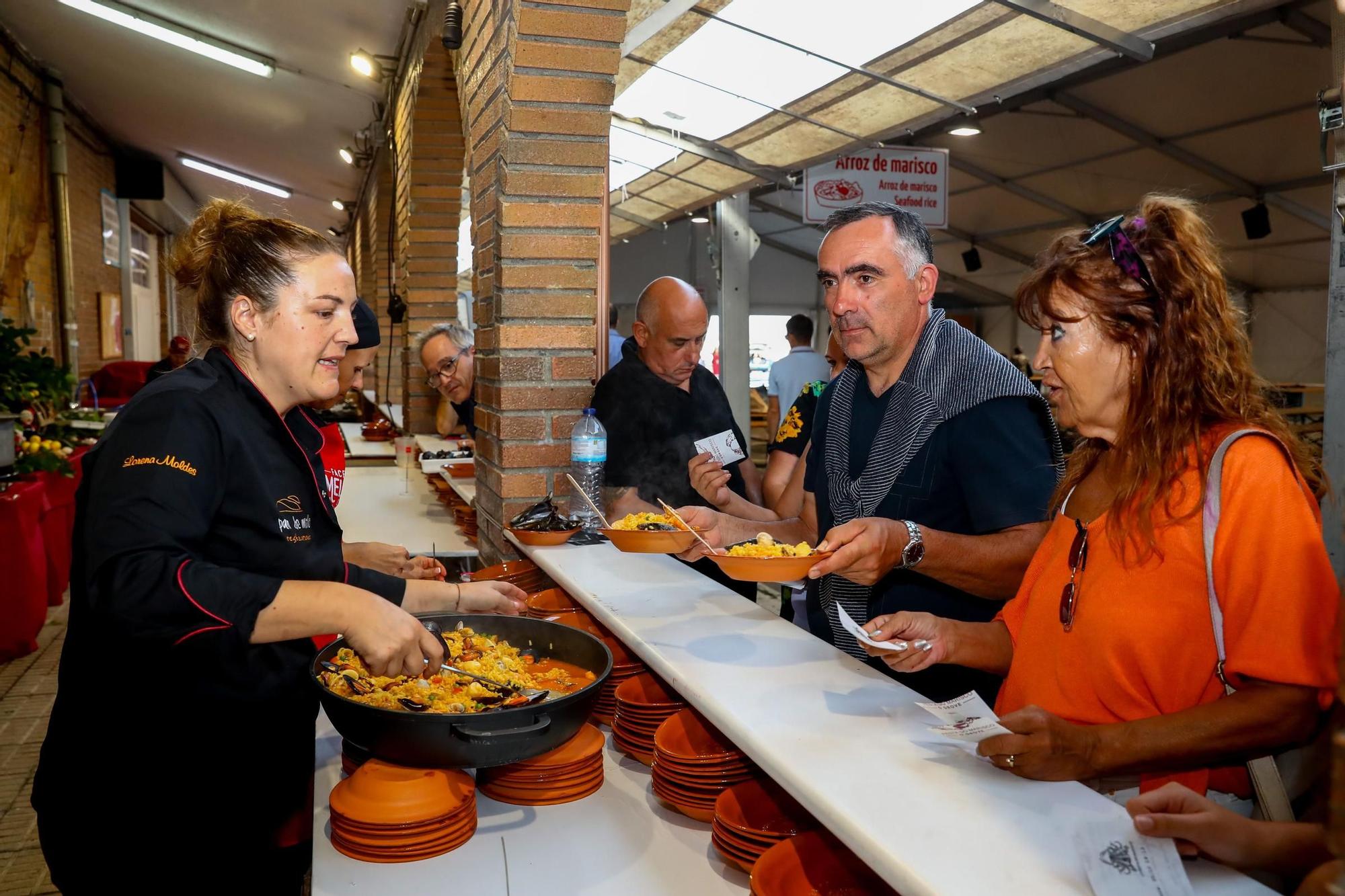 La jornada inaugural de la Festa do Marisco de O Grove.