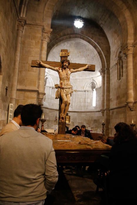 El descenso del Cristo de la Agonía