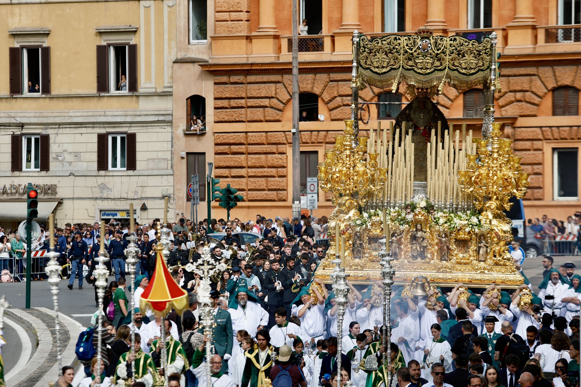 Gran procesión por el Jubileo de las Cofradías, en fotos