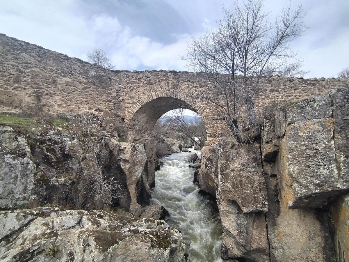 “Los puentes medievales de Canencia”