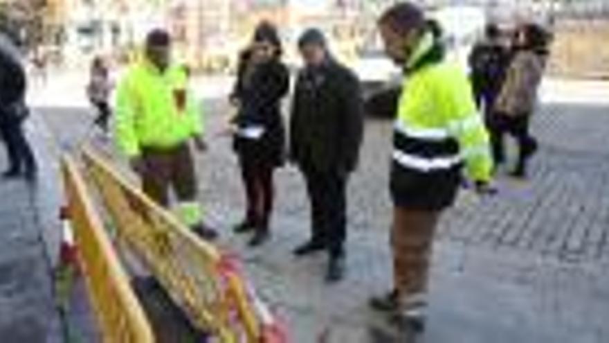 Comencen a canviar les planxes metàl·liques de Santa Clara de Girona