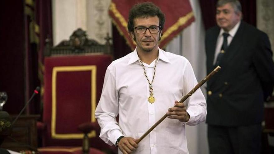 El PP abronca al alcalde de Cádiz con gritos de &quot;fascista, cacique y cobarde&quot;