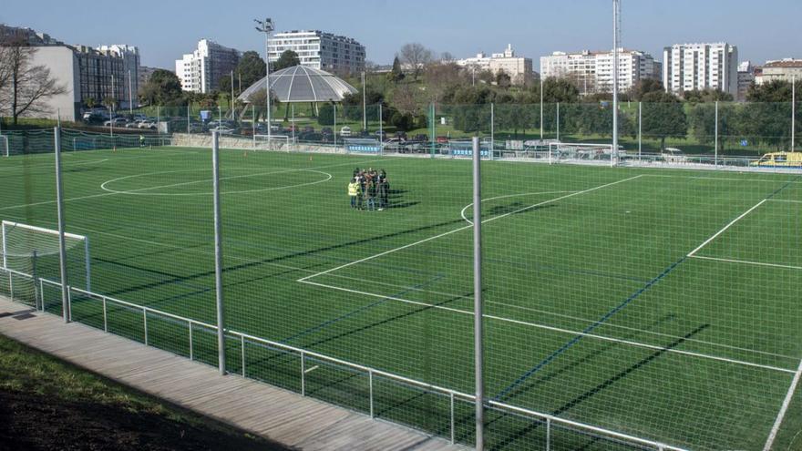 El campo de fútbol de Eirís abrirá esta semana