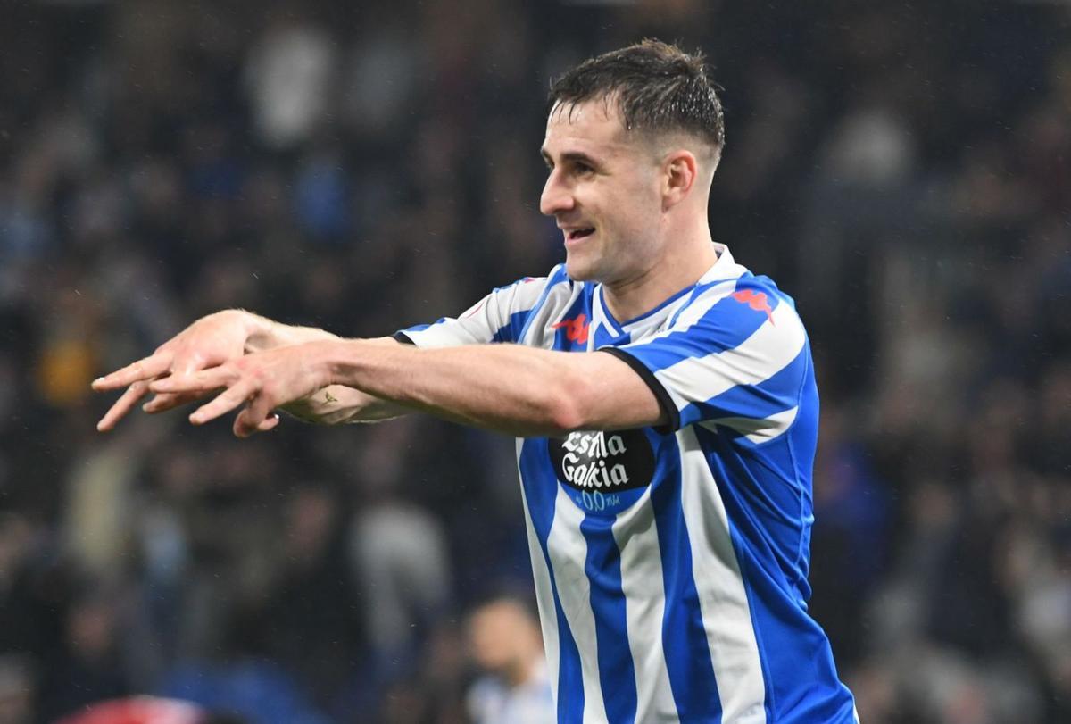 Iván Barbero celebra el gol que le marcó al Tarazona hace dos semanas en Riazor. |  // CARLOS PARDELLAS