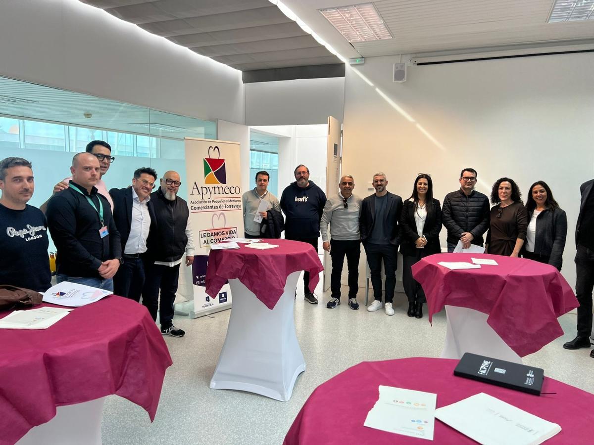Reunión en el CDT con las entidades interesadas en el proyecto en Torrevieja