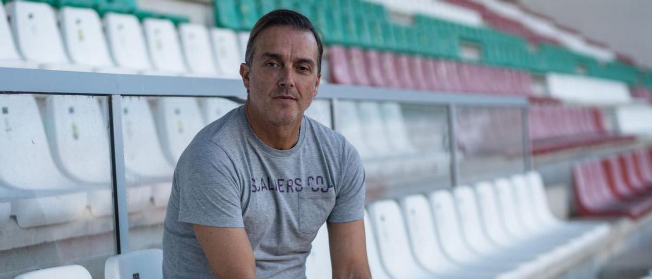 César Villafañe, director deportivo del Zamora CF, posa para esta entrevista en el Ruta. | Emilio Fraile