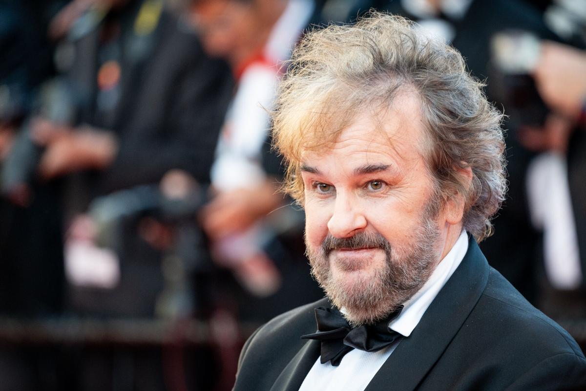 El director de cine Peter Jackson posa en la alfombra roja del Festival de Cannes, este 12 de mayo antes de la ceremonia inaugural.