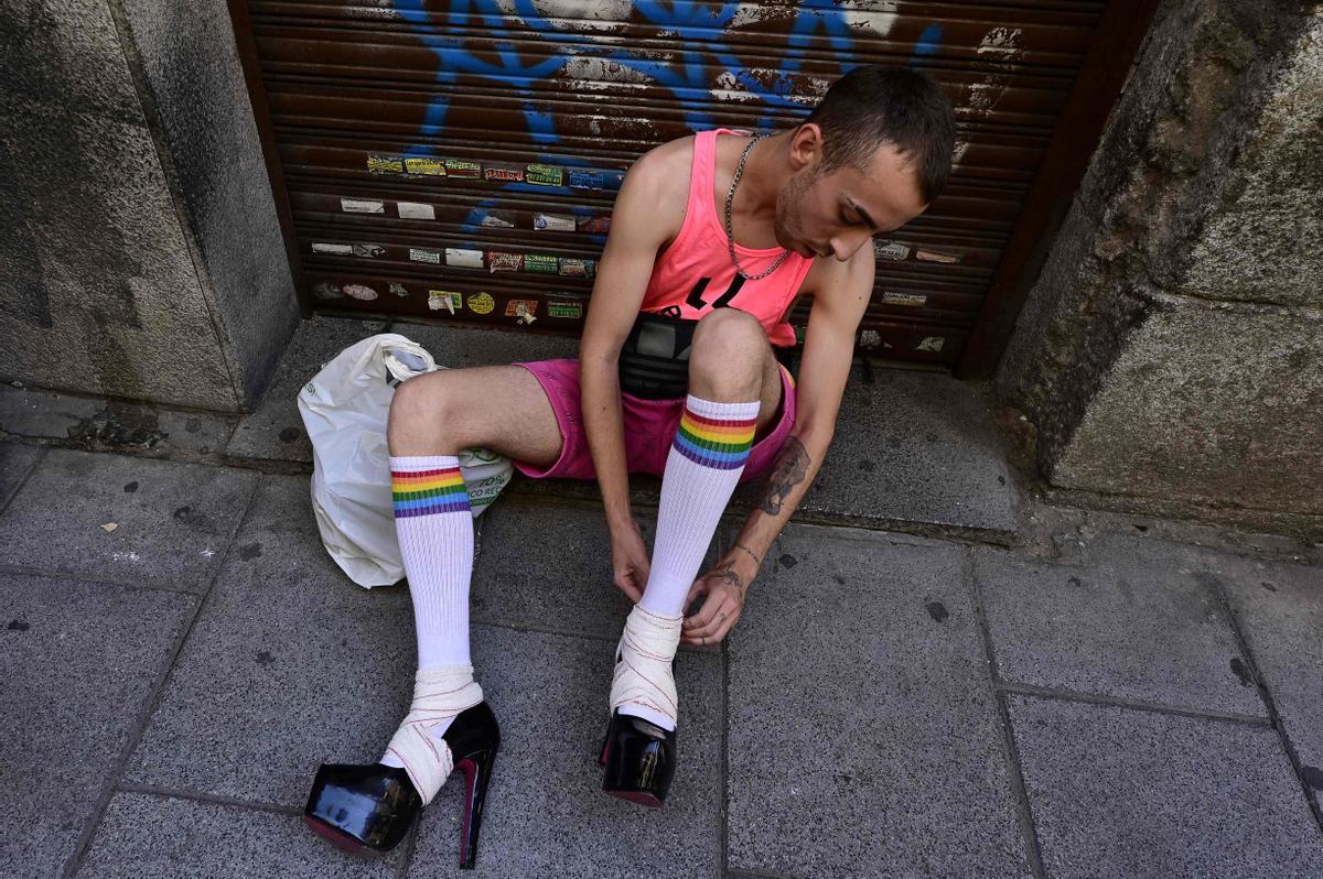 Carrera de tacones en las fiestas del Orgullo en Madrid