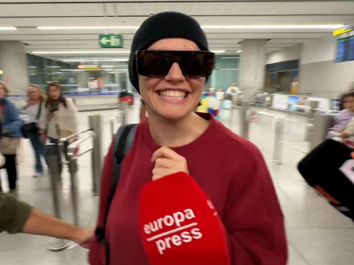Esta es la respuesta de Melody a la pregunta de un periodista: ¿La política ha tenido algo que ver?, a su llegada al aeropuerto de Málaga
