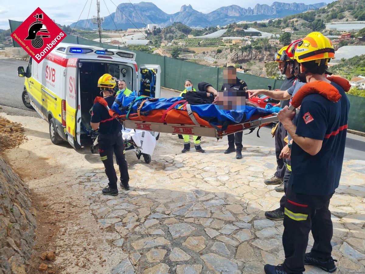 Bomberos rescatan a una mujer en las Fuentes del Algar