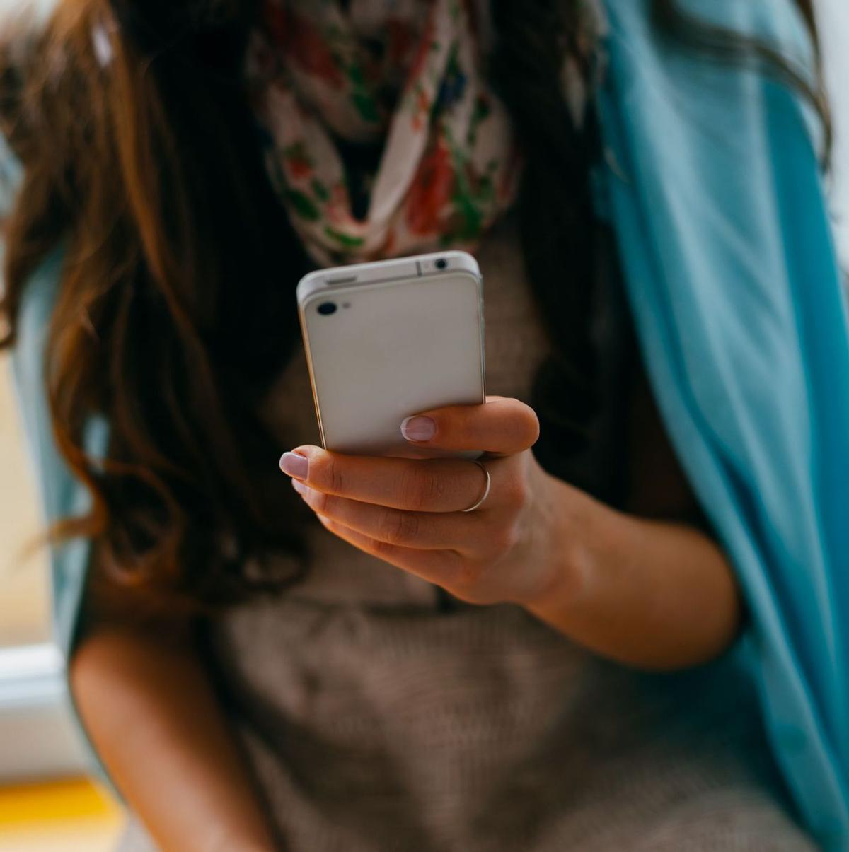 La meitat de la violència digital contra les dones procedeix dels ex