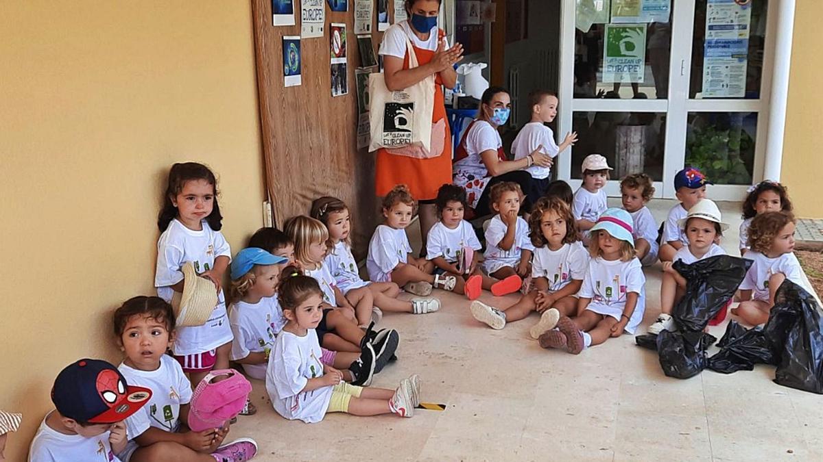 La ‘escoleta’ de ses Païsses se apunta al ‘Clean Up Day’