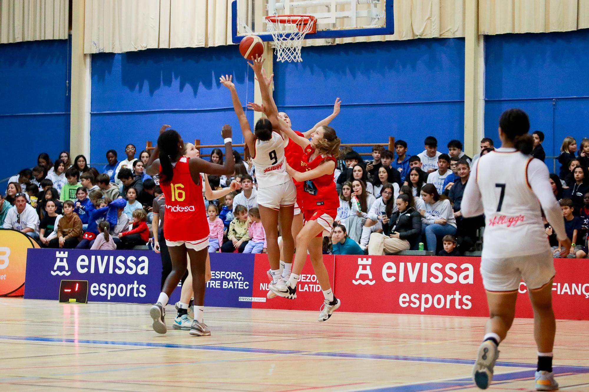 Mira aquí todas las fotos del Torneo Internacional U16F en Ibiza