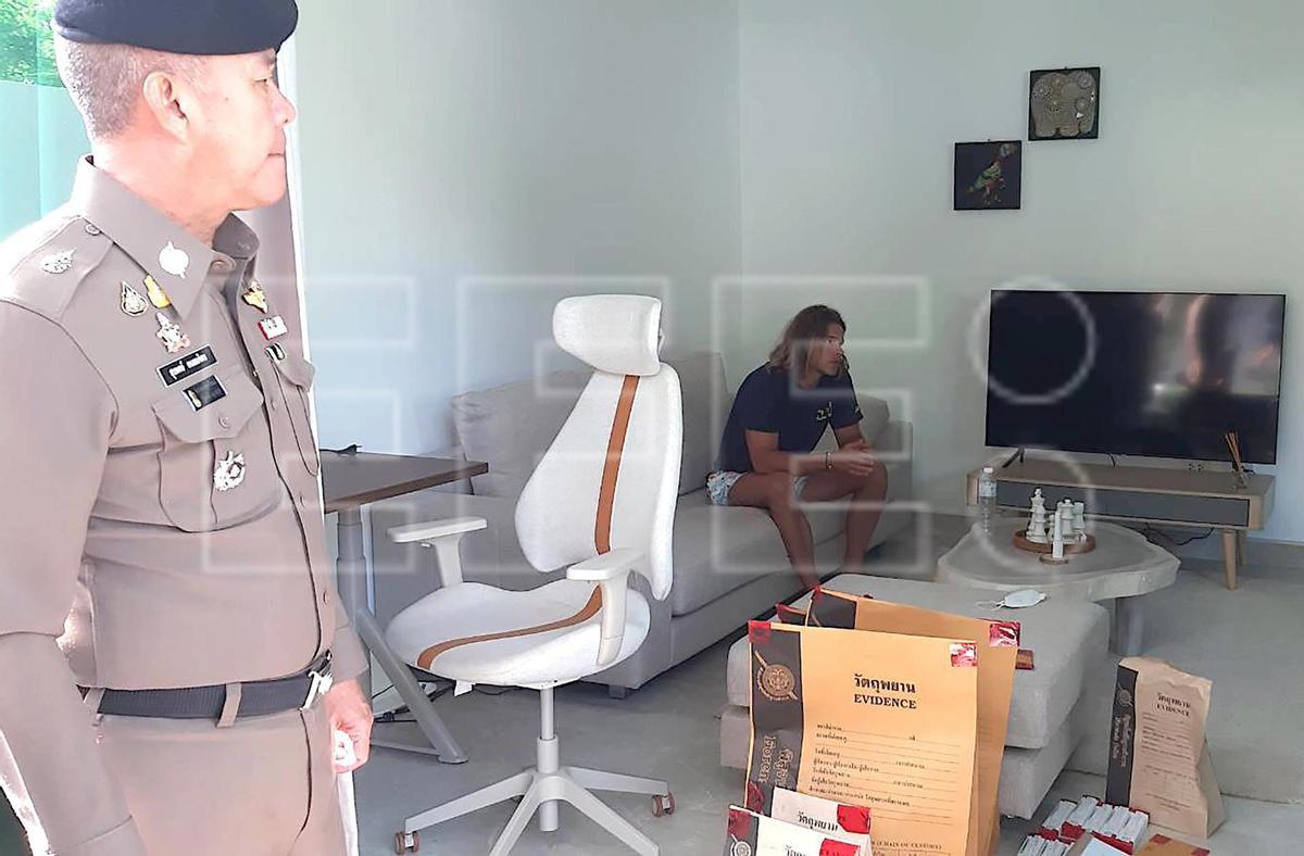 Una foto proporcionada por la Policía Real de Tailandia muestra al chef español Daniel Sancho Bronchalo después de que fuera arrestado por asesinato y desmembramiento del cuerpo de un hombre colombiano.