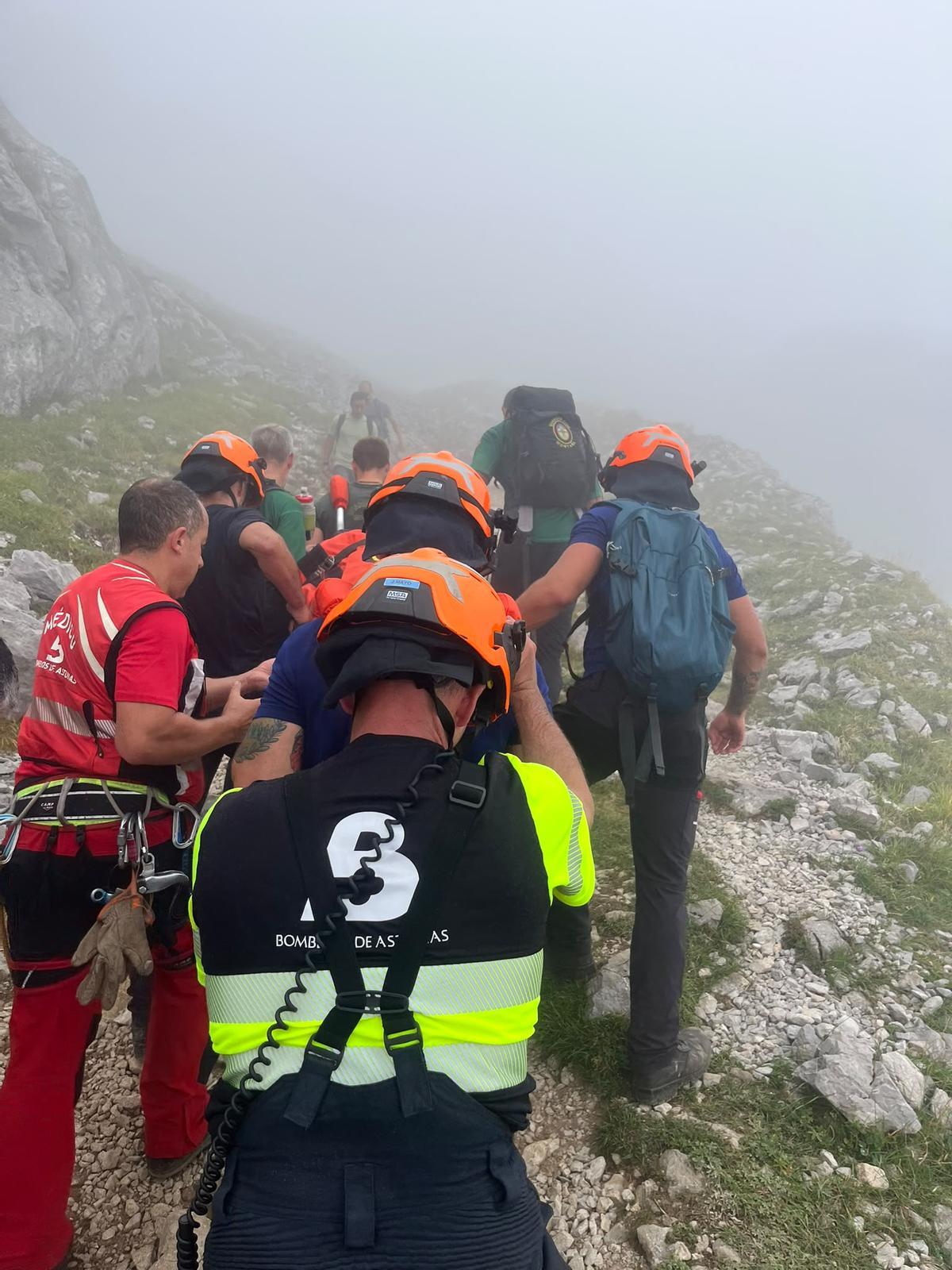 El rescate de la mujer herida en Cabrales.
