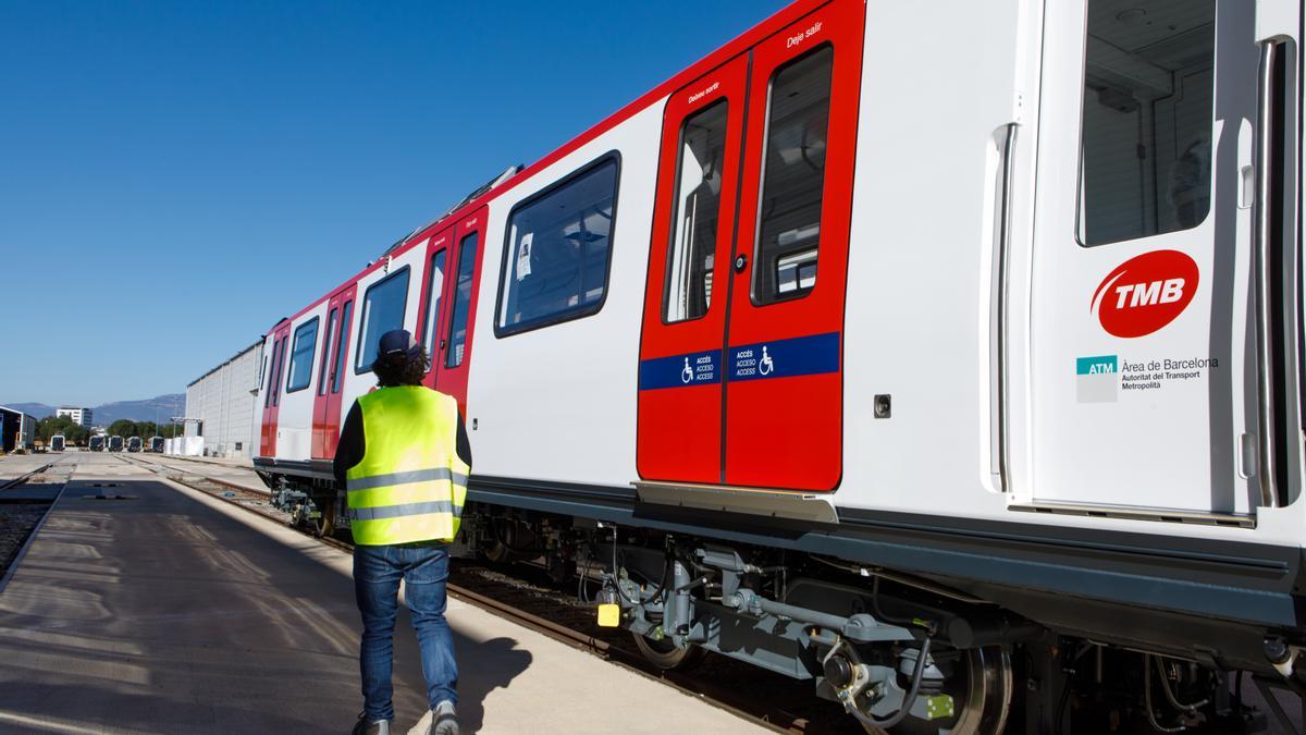 Uno de los nuevos modelos de tren para la L1 y la L3 del metro de Barcelona, en la fábrica de Alstom.