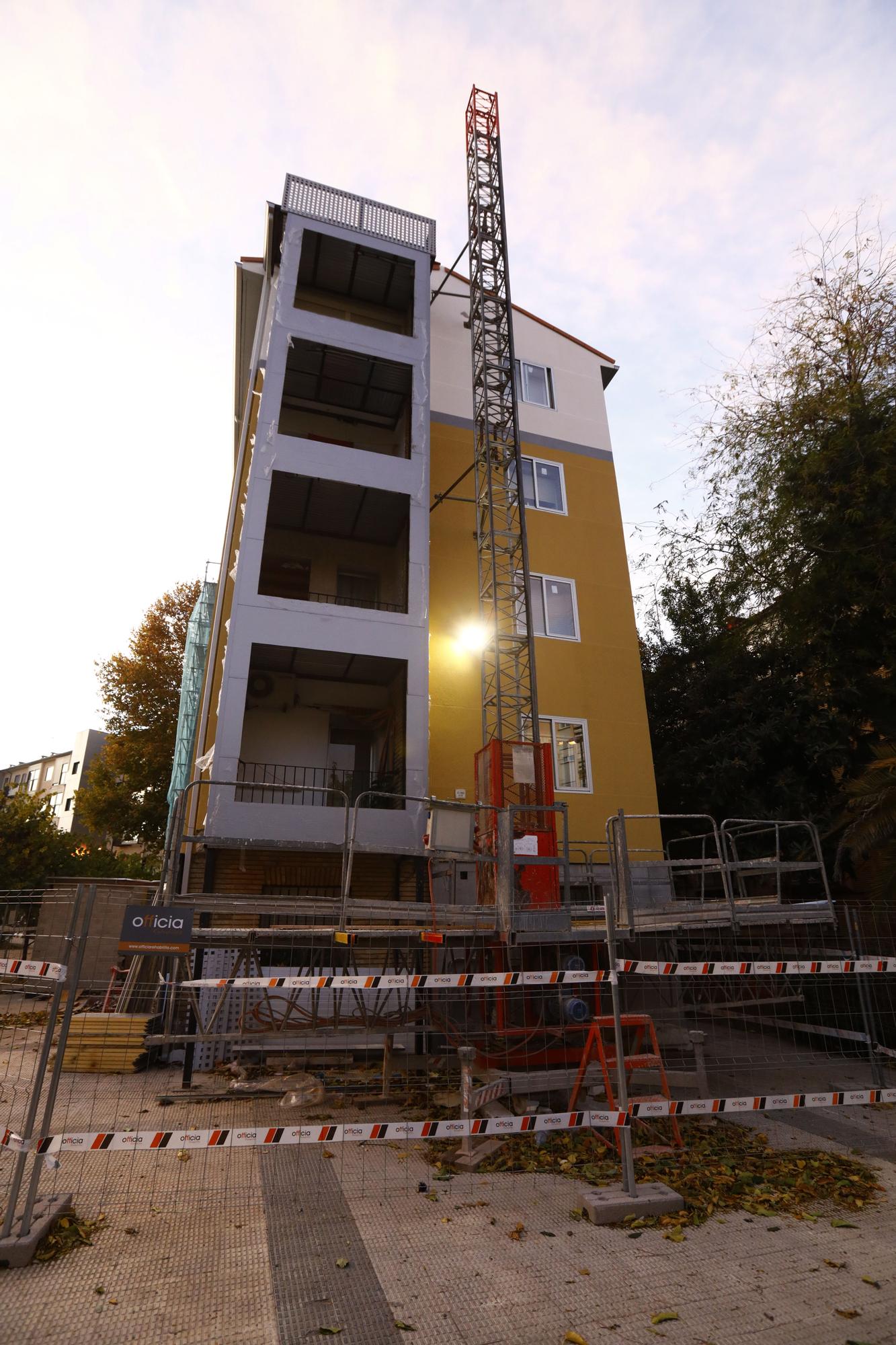 Obras de rehabilitación de edificios en Alférez Rojas