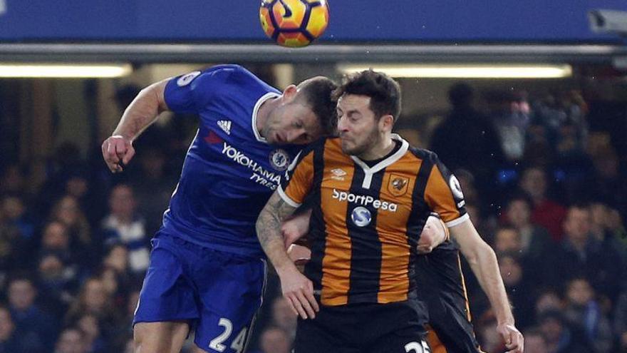 Ryan Mason se rompe el cráneo al chocar con Cahill