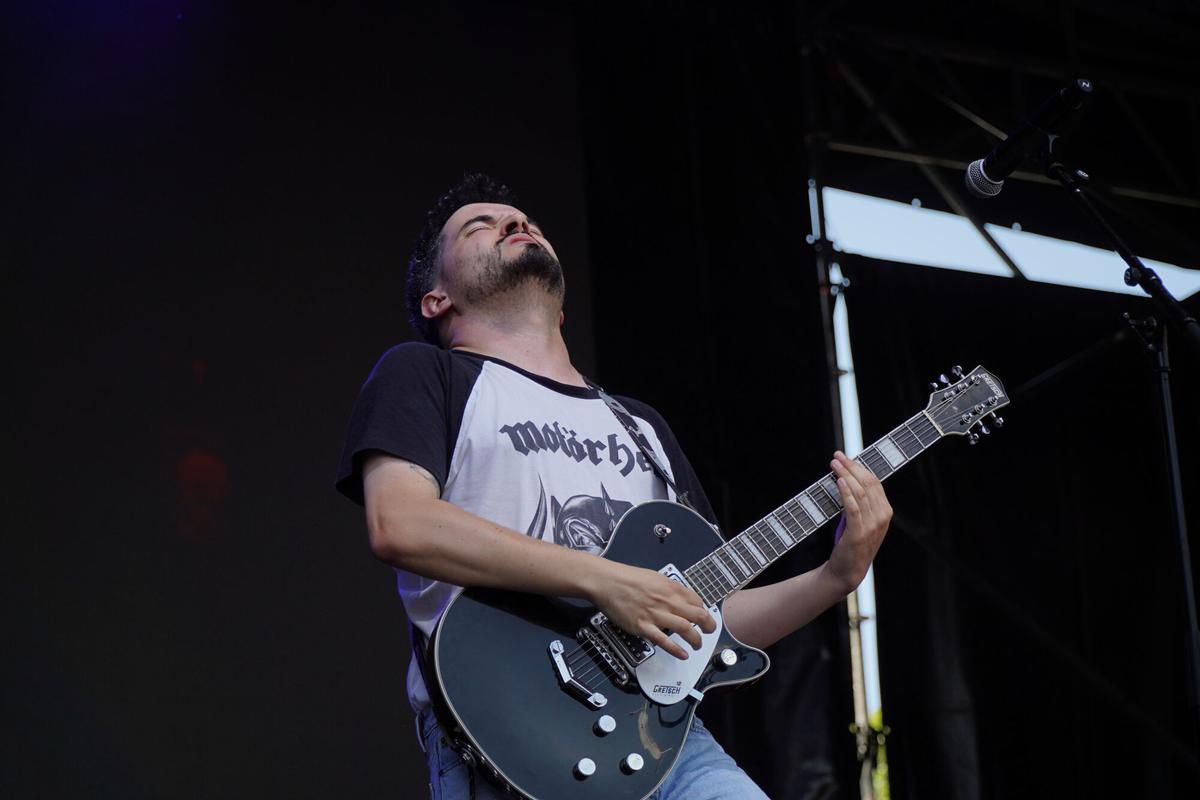 Grande Amore actuando en la previa de la 'fan zone' de Riazor