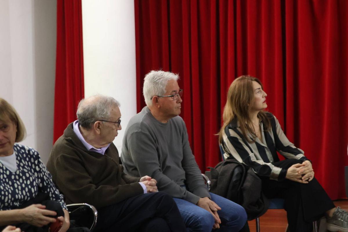 La candidatura socialista atiende a los medios para valorar la situación de la sanidad en la provincia.