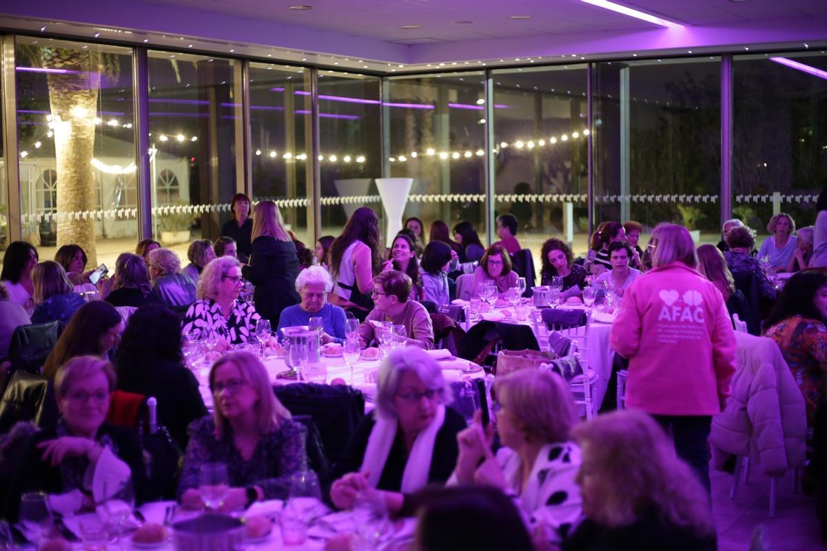 Colectivos de mujeres en una cena anterior.