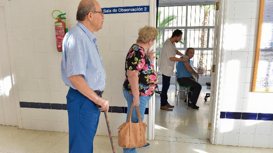 La gripe que golpea España suaviza su intensidad en Canarias