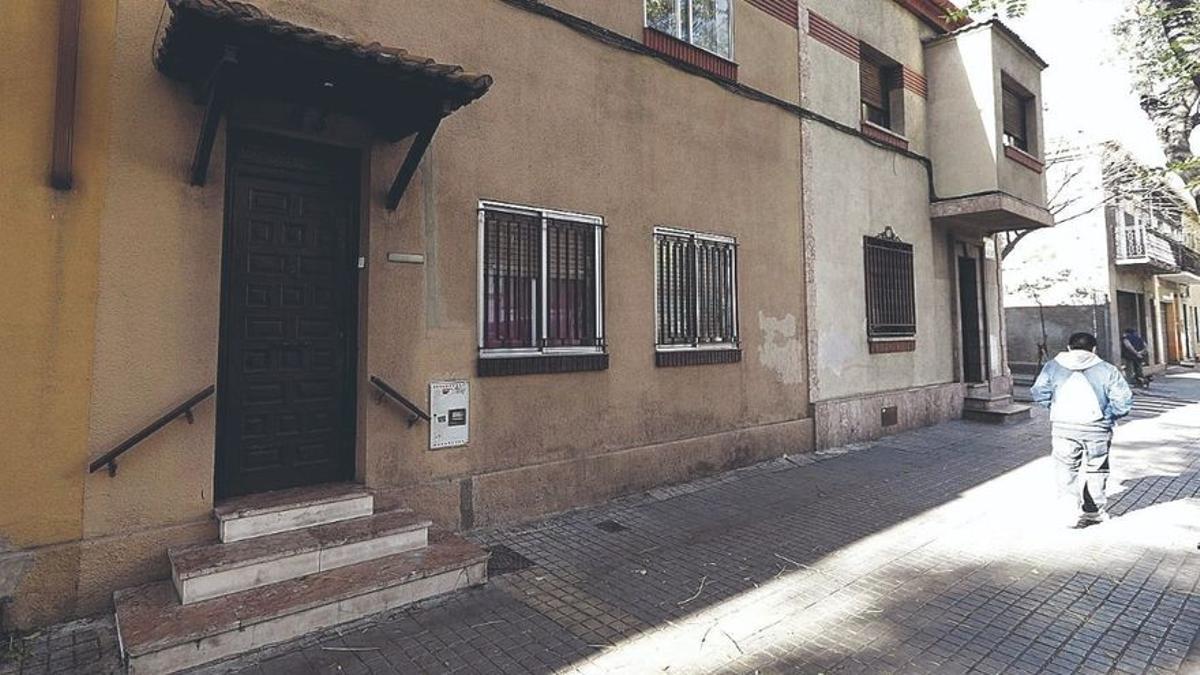 Número 43 de la calle Franco y López, lugar en el que había un centro de masajes.