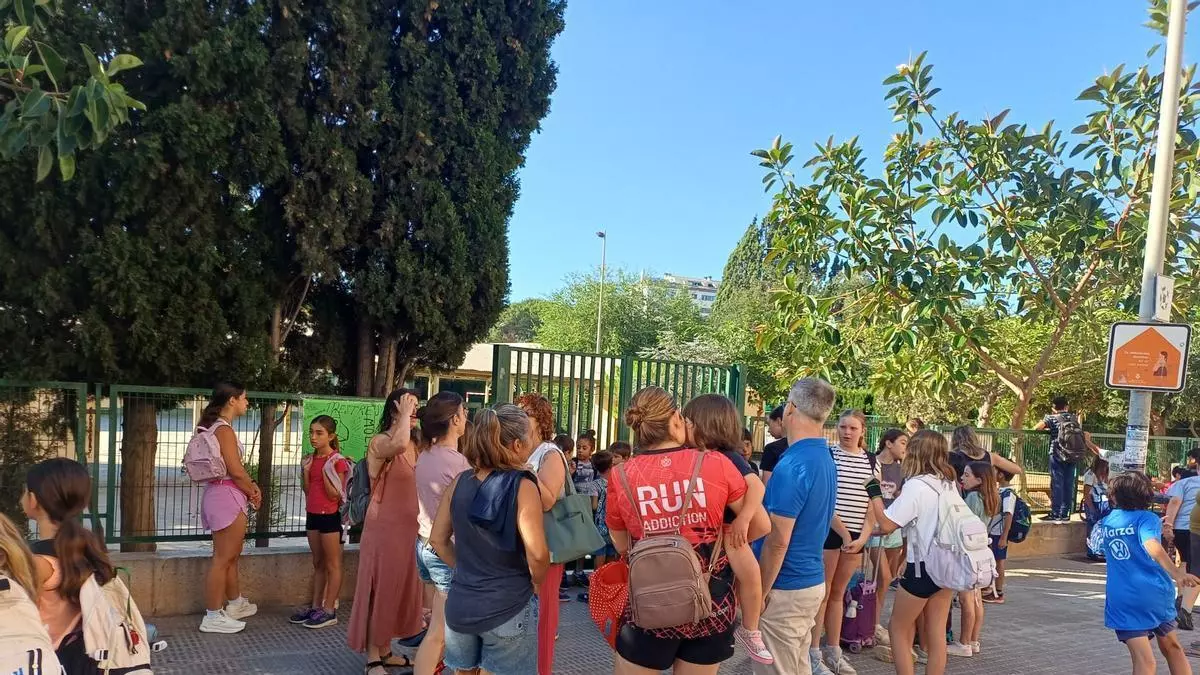 Los alumnos de Castelló regresan a las aulas tras la suspensión de la huelga educativa: "Ya necesitaban un poco de rutina y normalidad"
